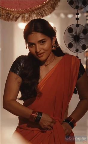 Kayadu Lohar in Pavazha Malli song Stills - World Cinema Gallery