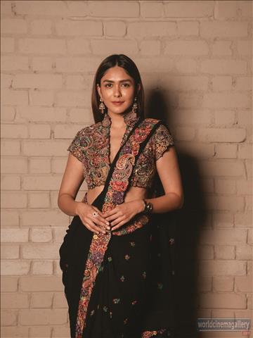 Mrunal Thakur at Vijay Deverakonda and Rashmika Mandanna reception  - World Cinema Gallery