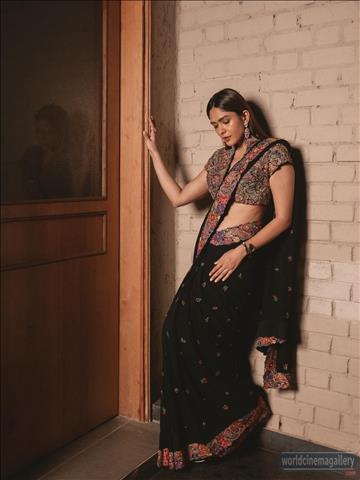 Mrunal Thakur at Vijay Deverakonda and Rashmika Mandanna reception  - World Cinema Gallery