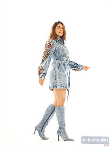 Mrunal Thakur Grace The Red Carpet For 75th Navbharat Times Utsav 2026 - World Cinema Gallery